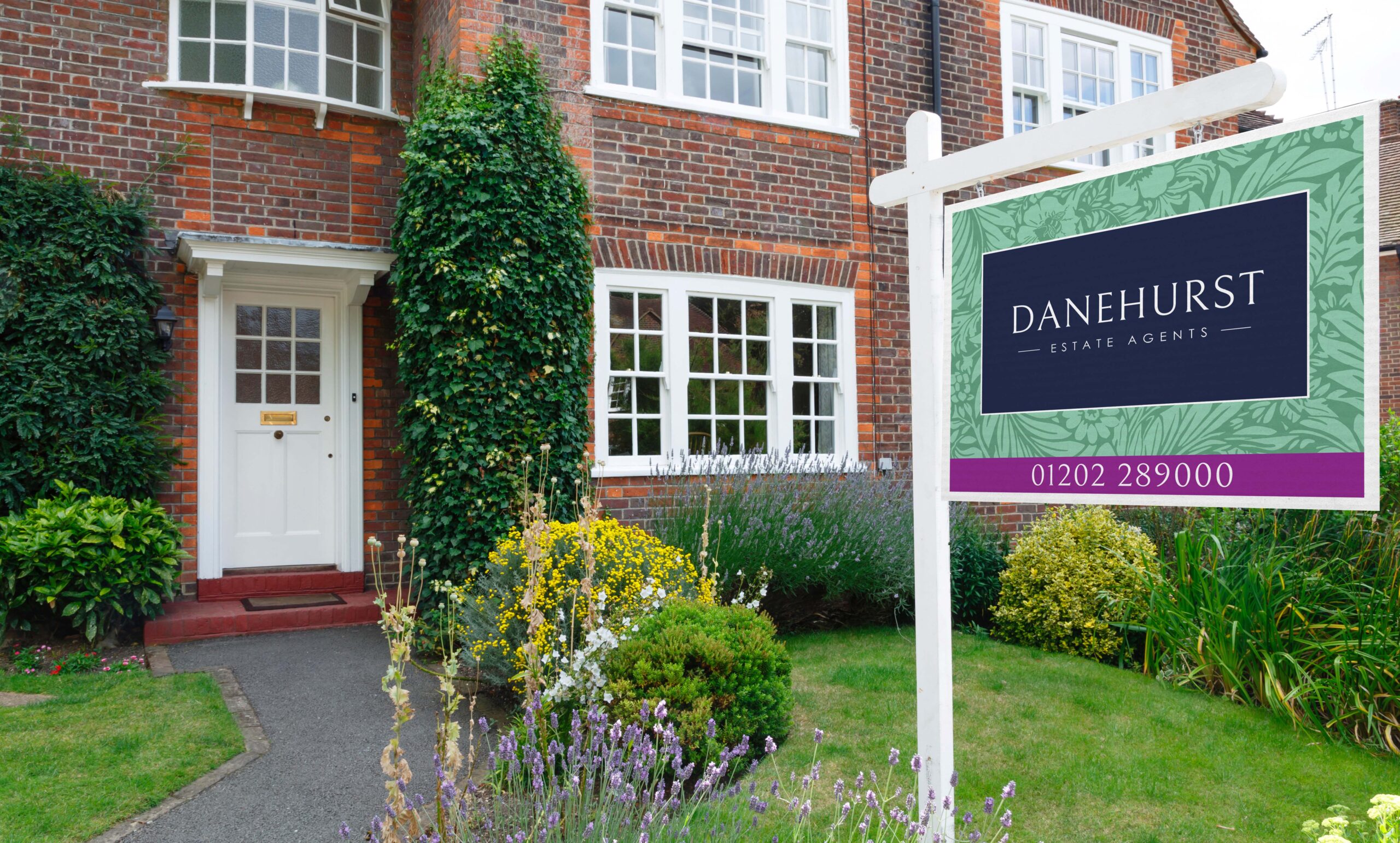 Estate-Agent-Board-Hangman-Danehurst-scaled