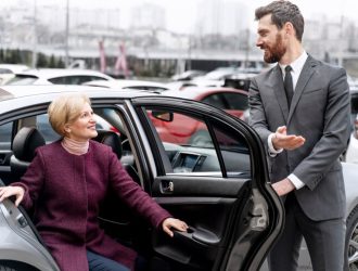 Chauffeur Privé VTC à Lille  La Solution Idéale pour Vos Transports Personnels et Professionnels