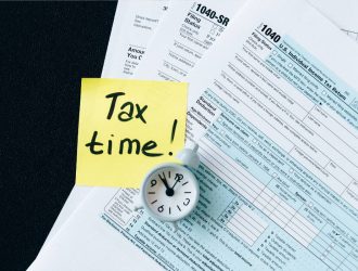 How a Tax Consultant Simplifies Taxation Services for You (1)