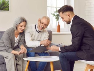 How to Bring Up Conversations About Estate Planning A Guide for Thoughtful Discussions florida-min-min