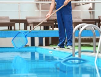 cleaning pools services