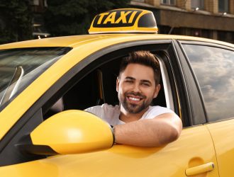 Voyagez sereinement à Lille avec un taxi professionnel et ponctuel