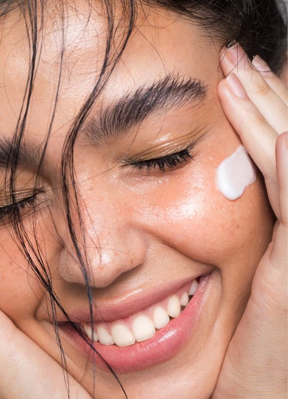 Hydrating Sunscreen for Dry Skin Dr. Sakhiya’s Ultimate Protection