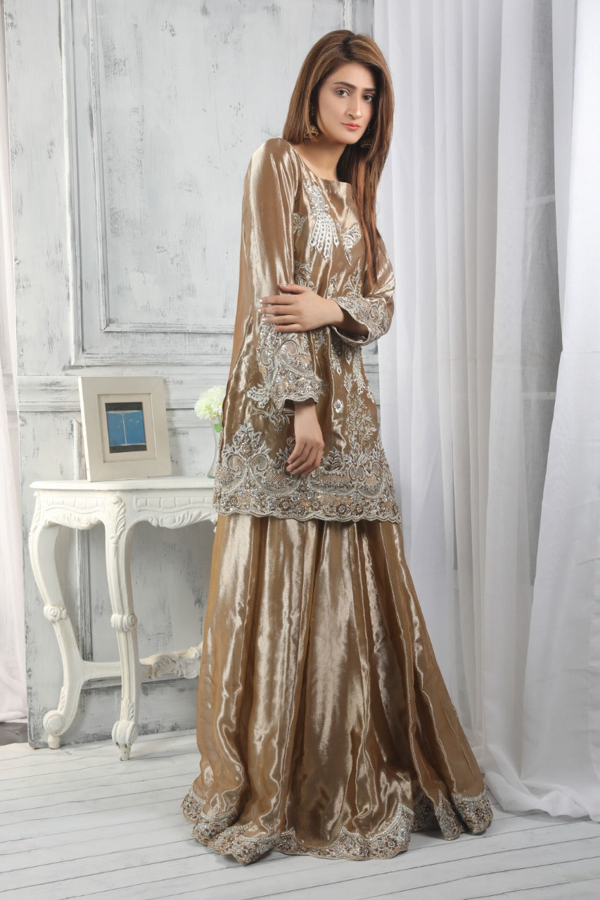 Shine_gold_Embroidered_shirt_and_Lengha_900x